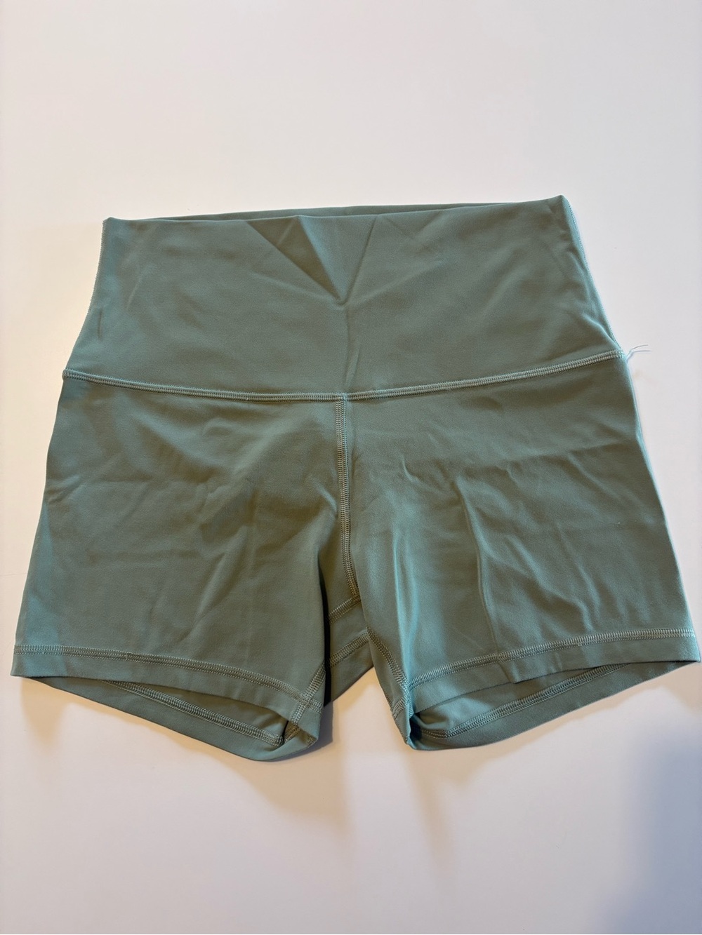 Lululemon Align shorts sz 8 4" inseam